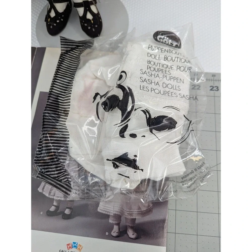 Gotz Sasha‎ Angela Doll Extra Outfit FAO Catalog Lot Tube